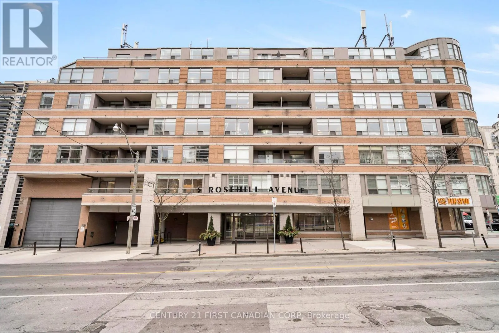 317 - 5 ROSEHILL AVENUE N, #317