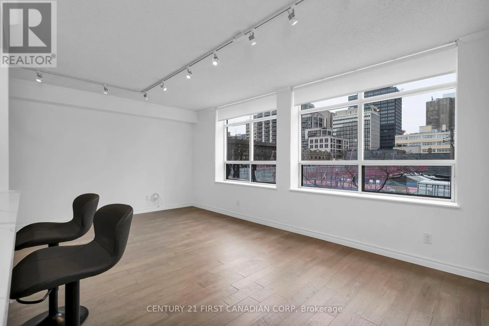 317 - 5 ROSEHILL AVENUE N, #317