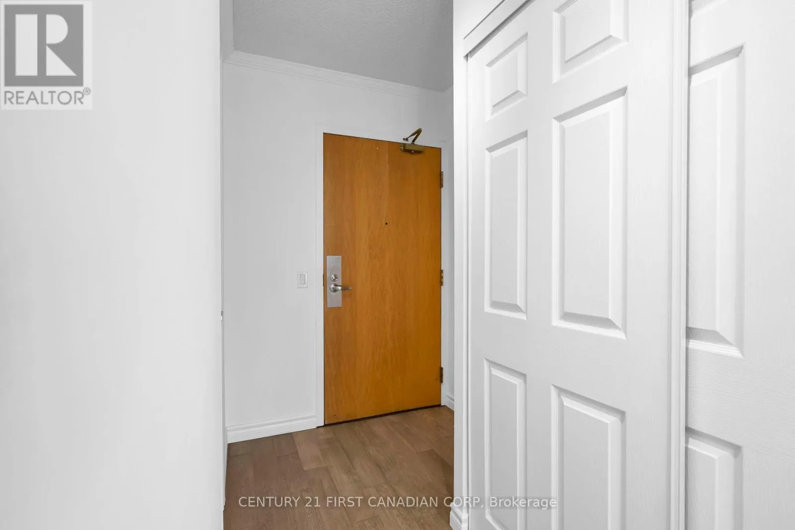 317 - 5 ROSEHILL AVENUE N, #317