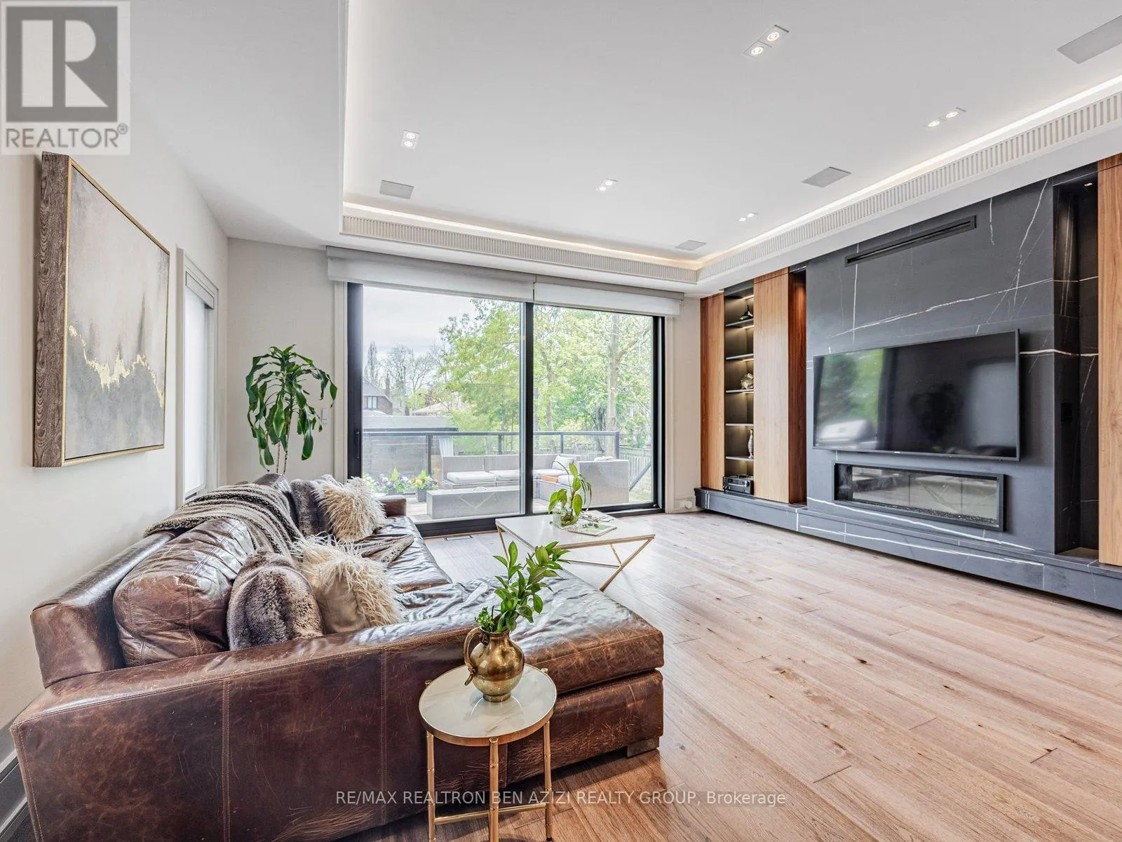323 MELROSE AVENUE