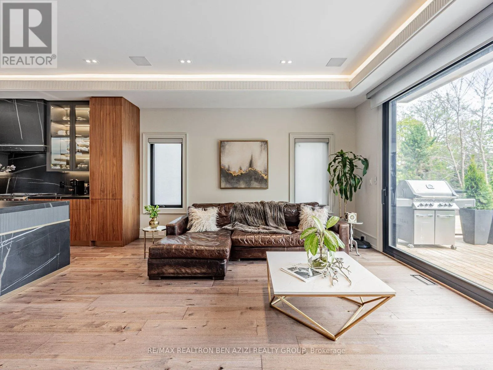 323 MELROSE AVENUE
