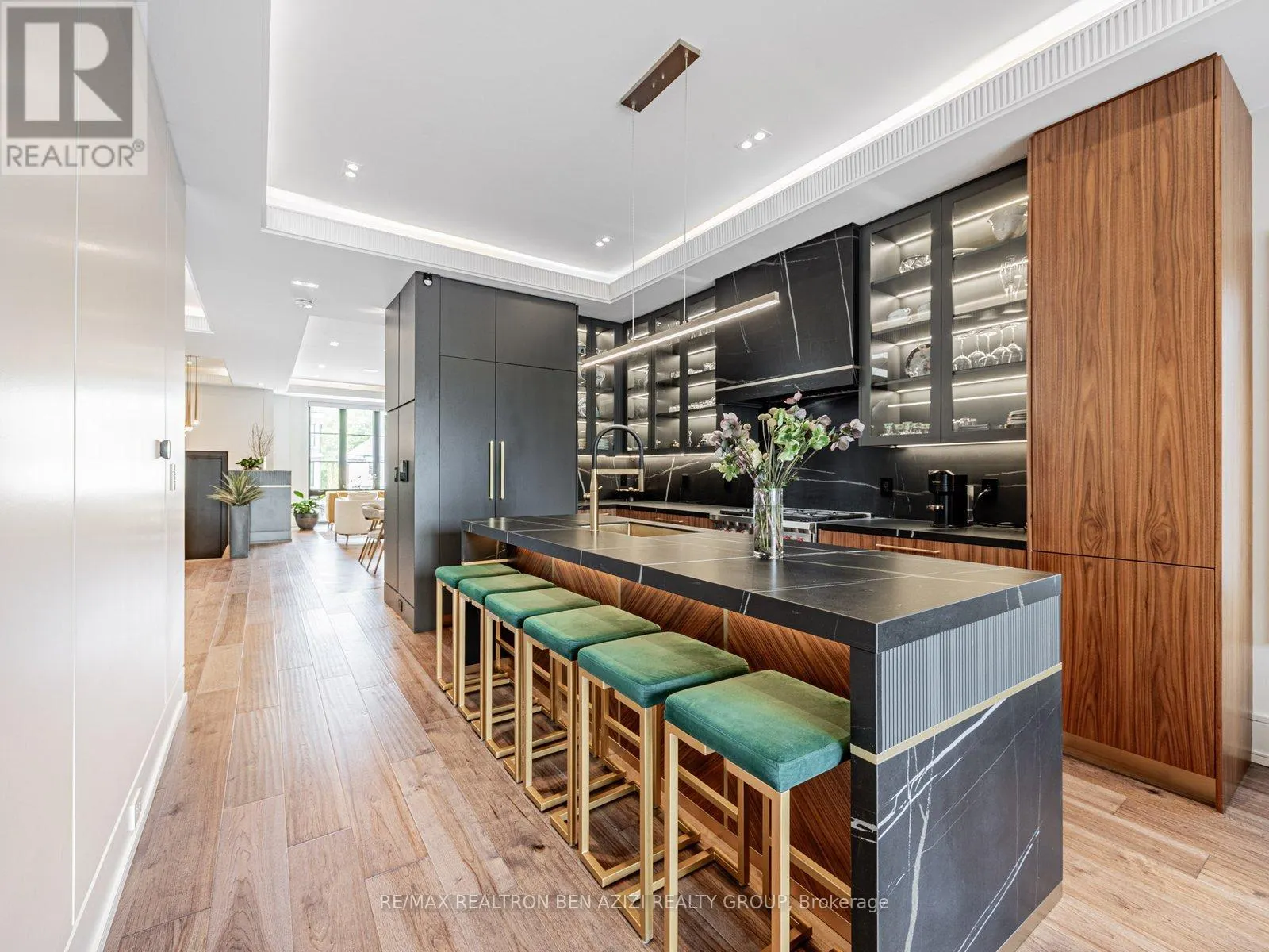 323 MELROSE AVENUE
