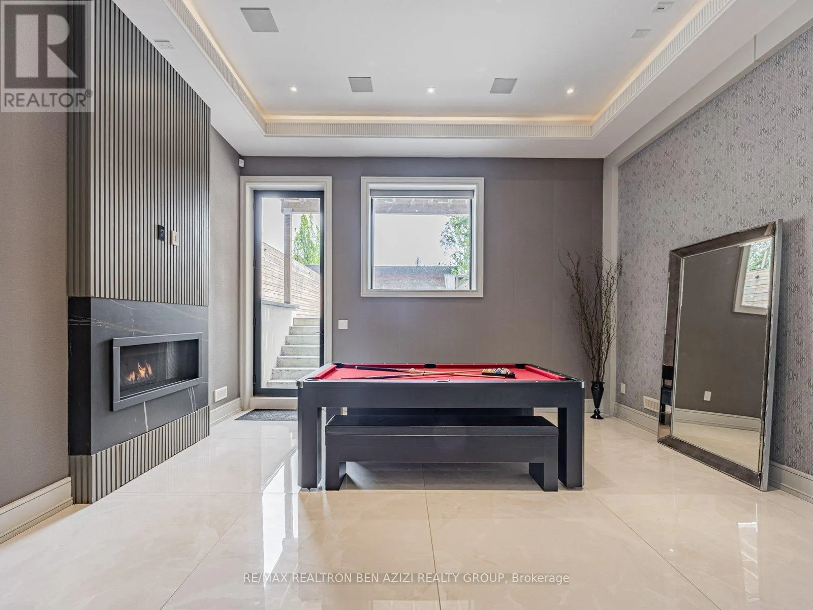 323 MELROSE AVENUE