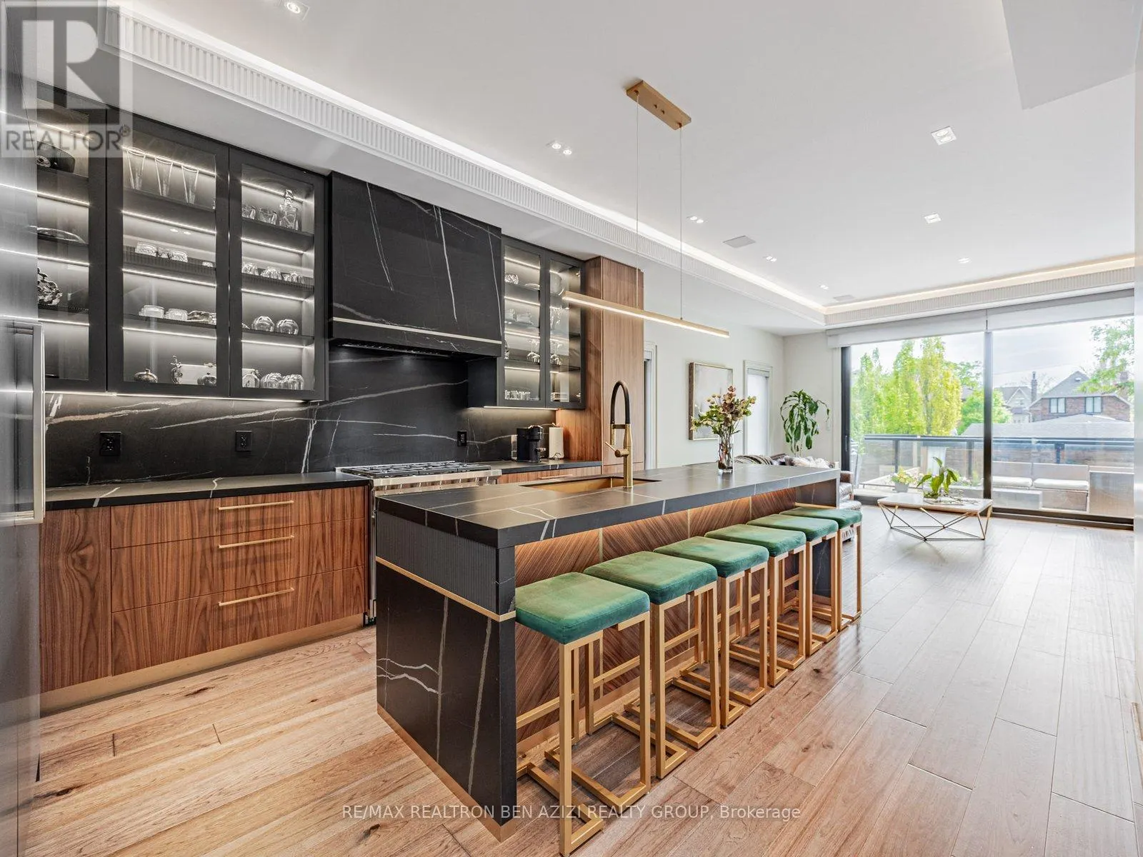 323 MELROSE AVENUE