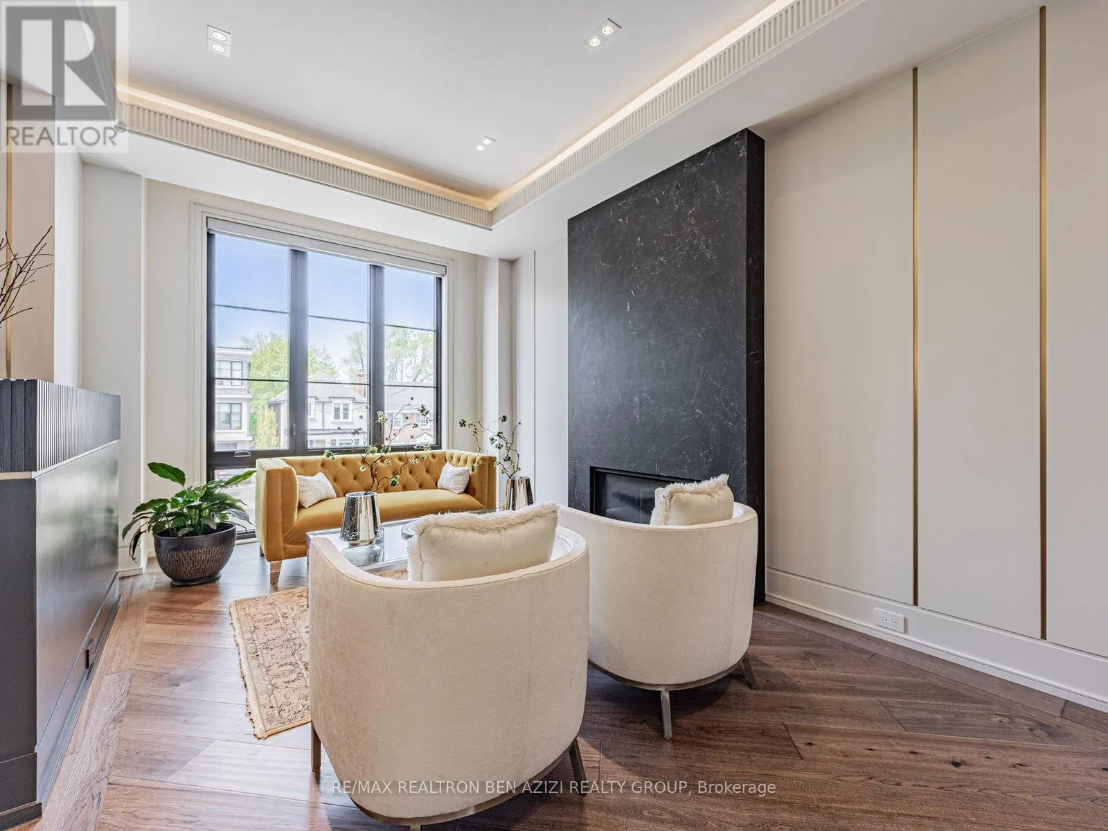 323 MELROSE AVENUE