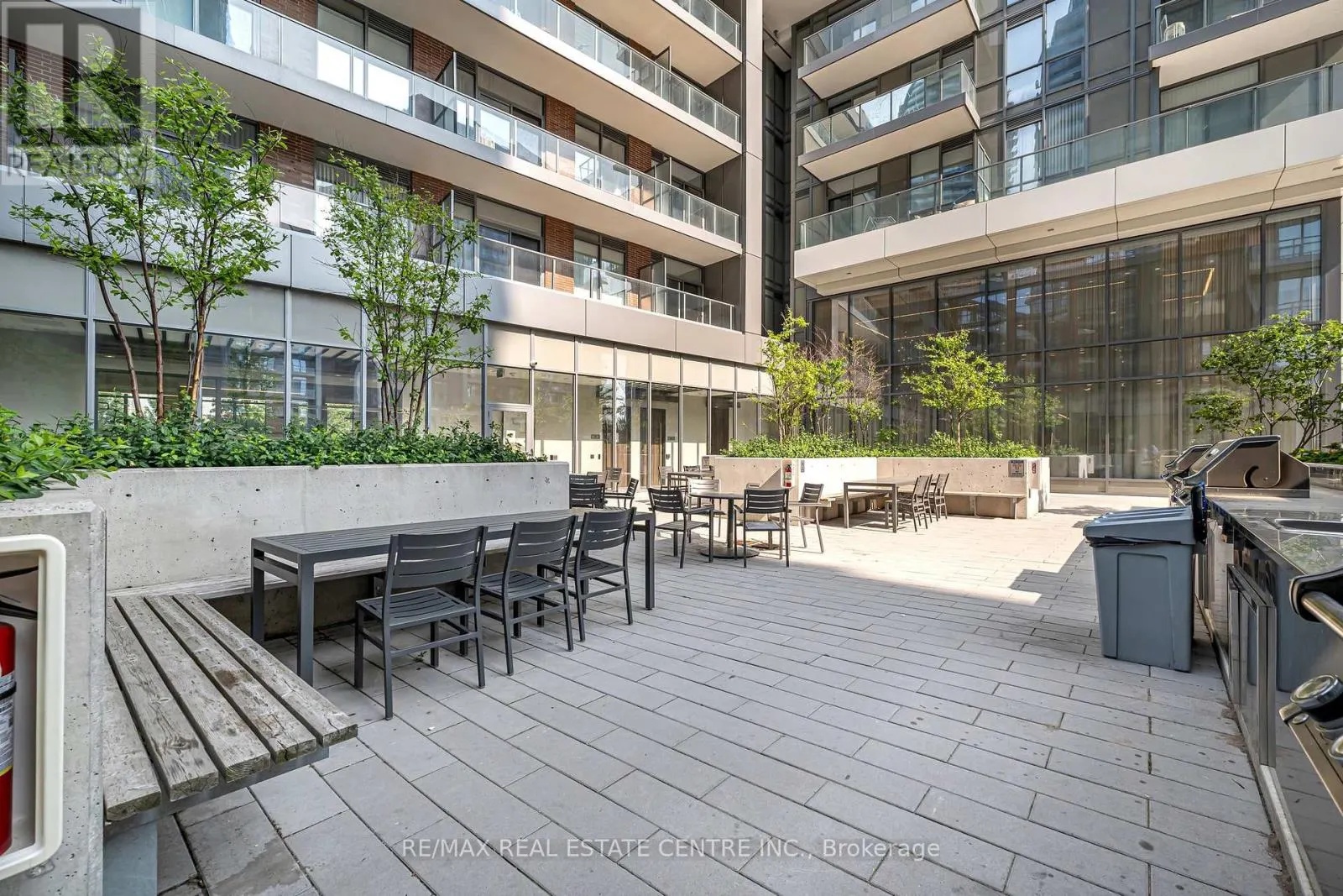 805 - 36 FOREST MANOR ROAD