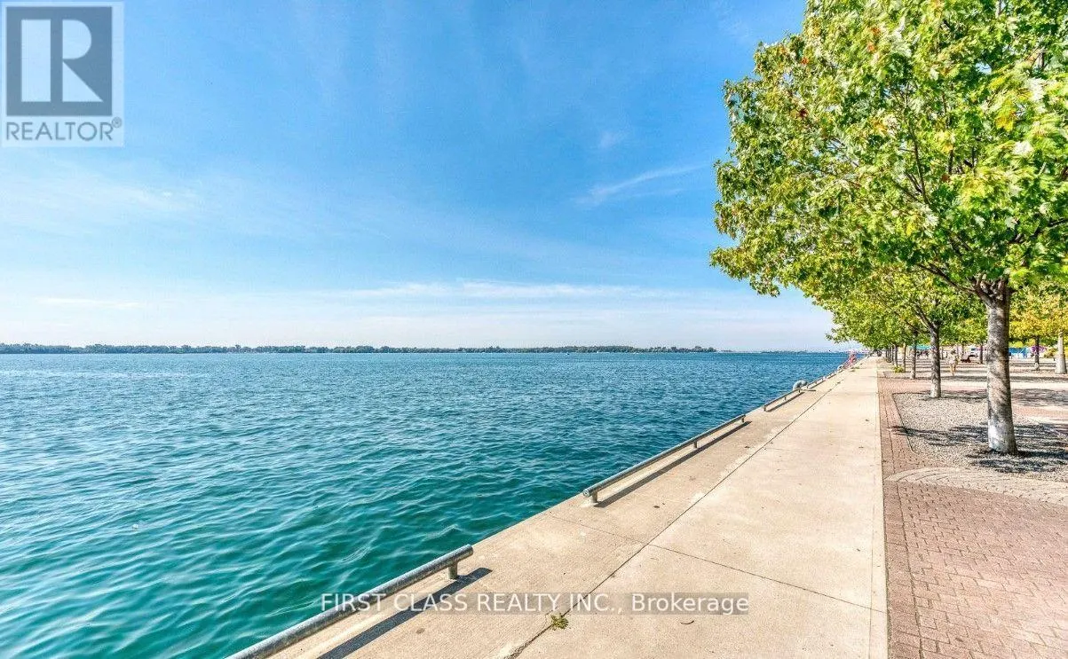 408 - 15 QUEENS QUAY E