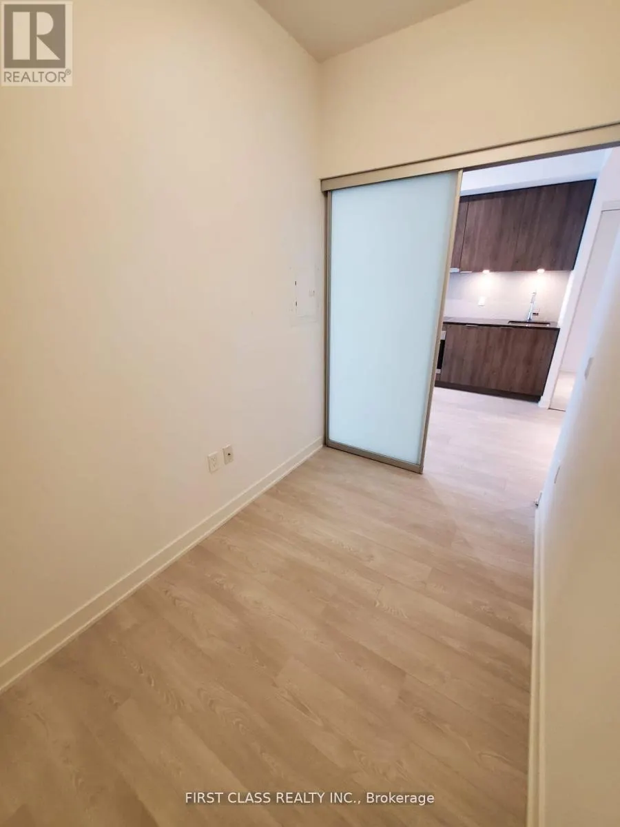 408 - 15 QUEENS QUAY E