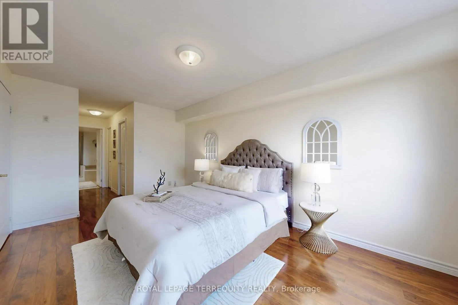 505 - 18 WANLESS AVENUE