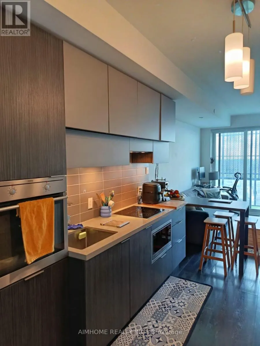 4910 - 8 EGLINTON AVENUE E