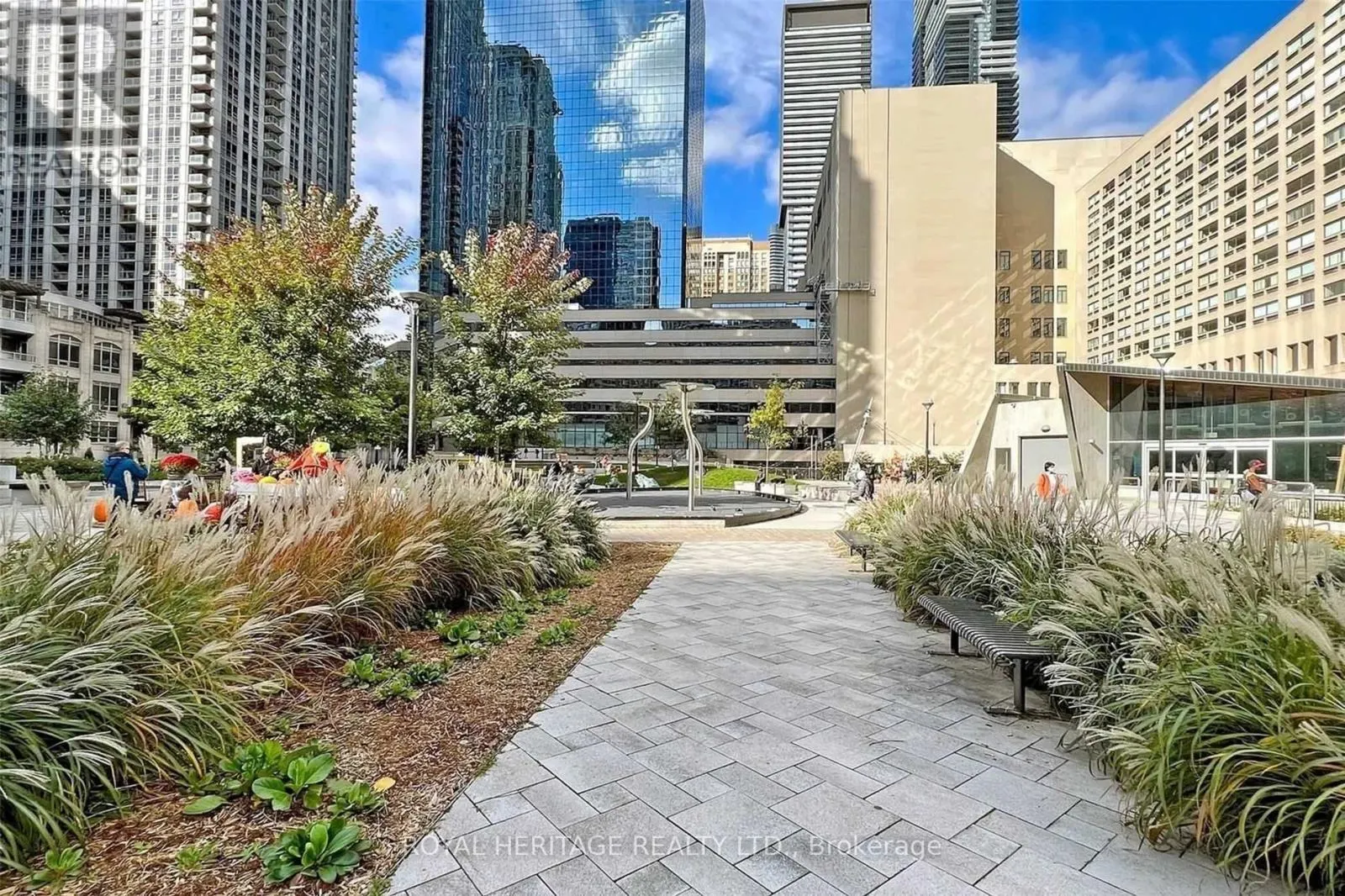 510 - 386 YONGE STREET