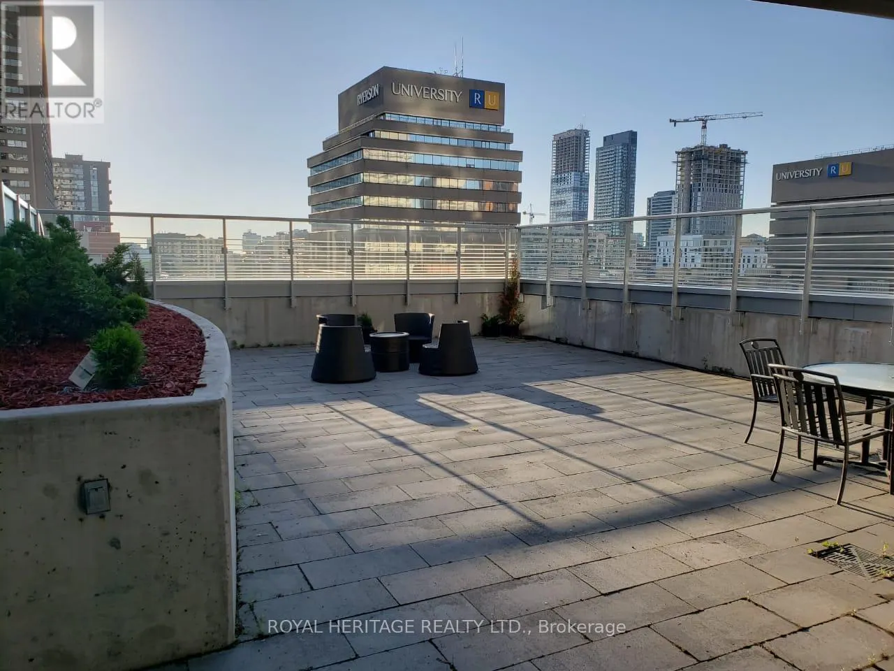 510 - 386 YONGE STREET