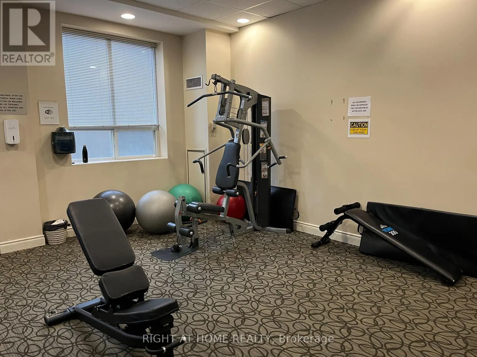PH1 - 3130 YONGE STREET