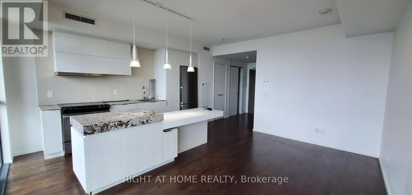 4309 - 101 CHARLES STREET E