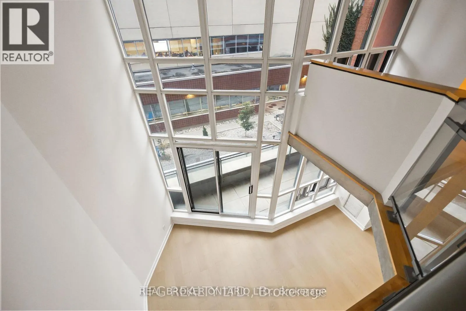 201 - 255 RICHMOND STREET E