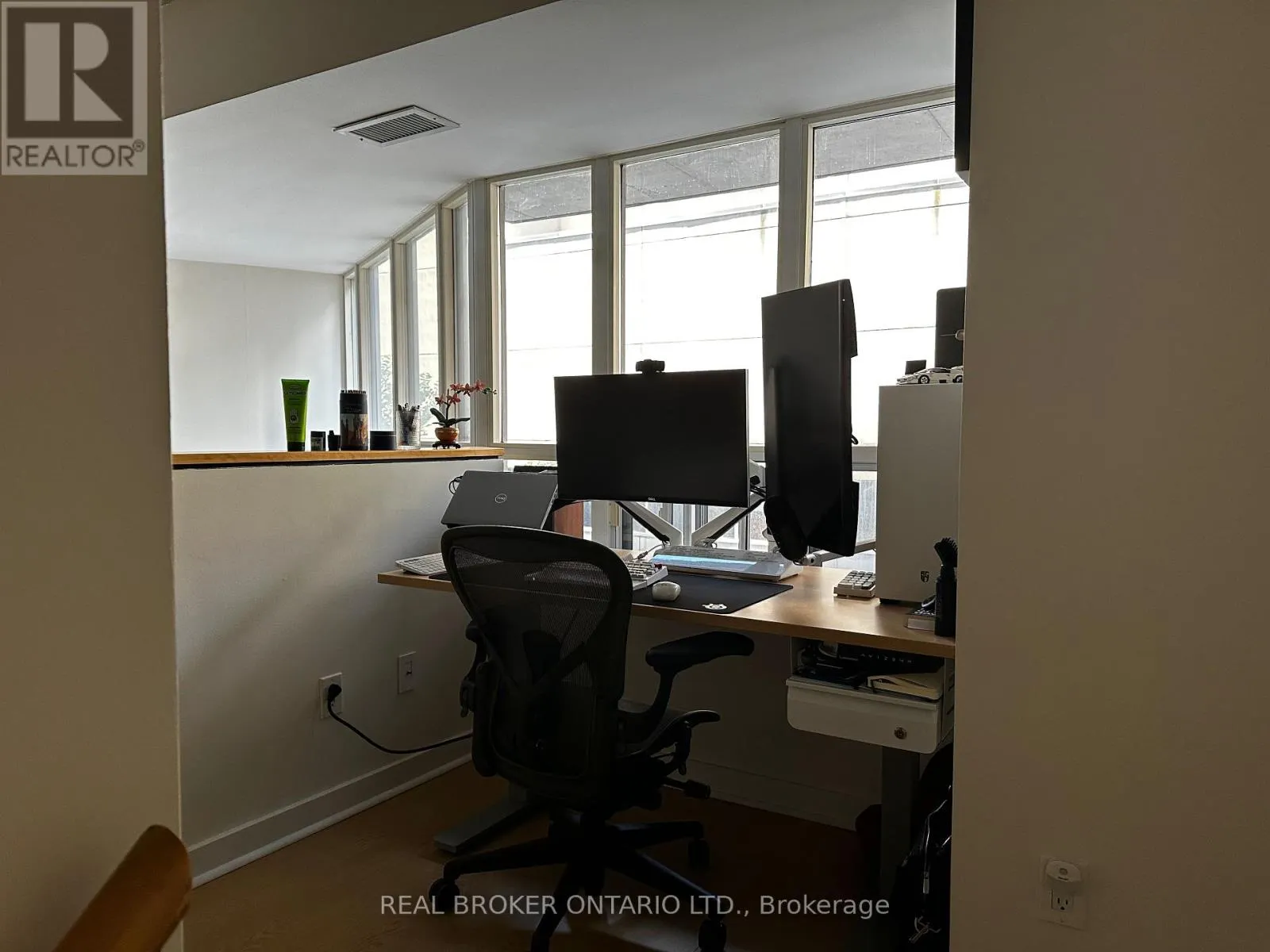 201 - 255 RICHMOND STREET E