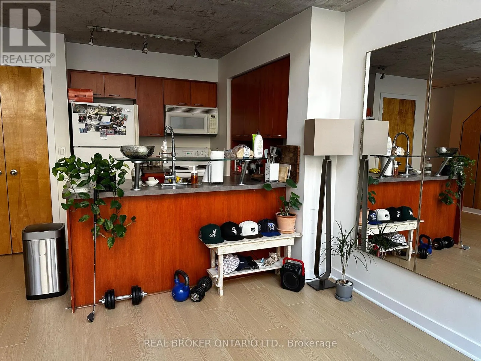 201 - 255 RICHMOND STREET E