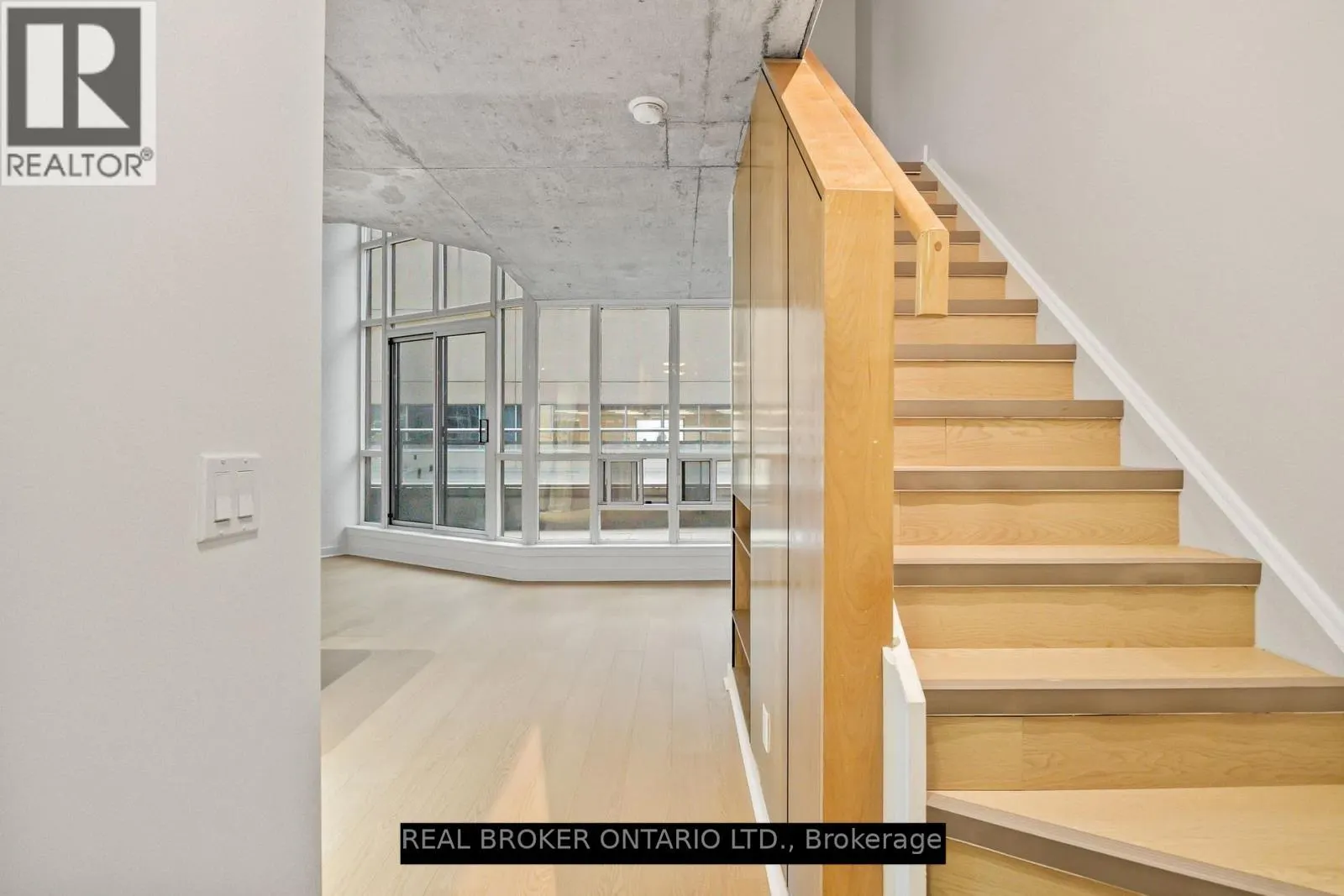 201 - 255 RICHMOND STREET E