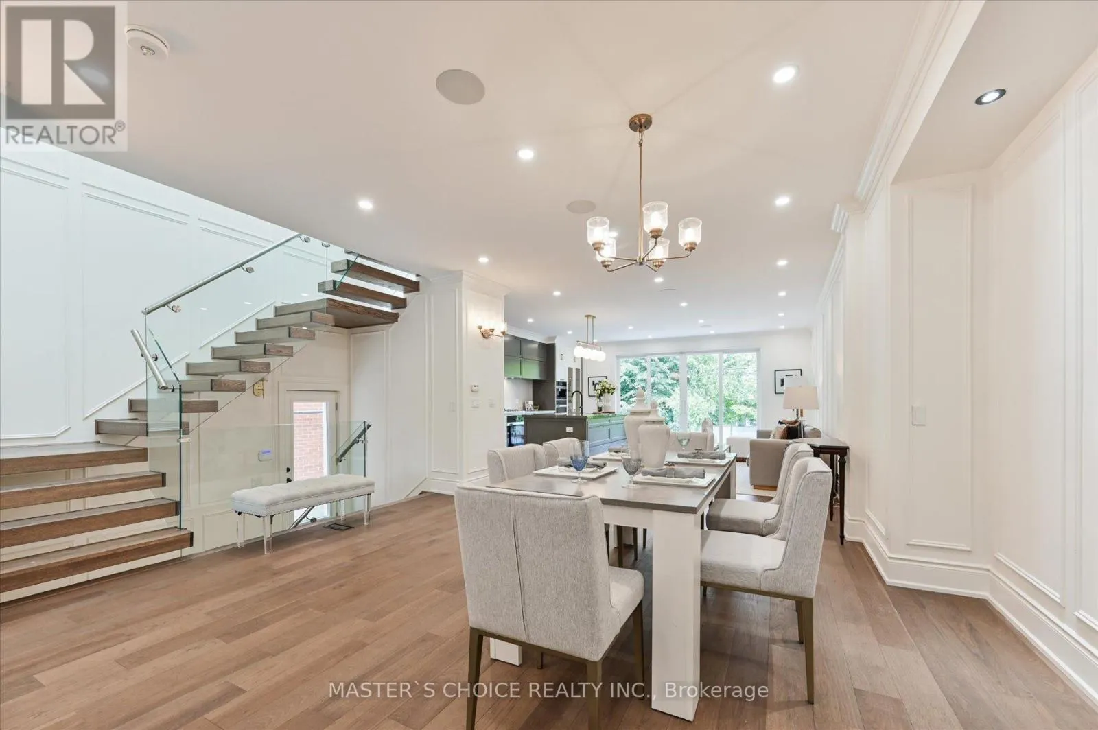 382 ST CLEMENTS AVENUE