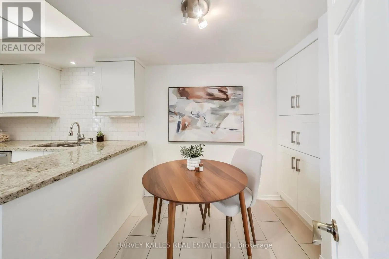 608 - 131 BEECROFT ROAD