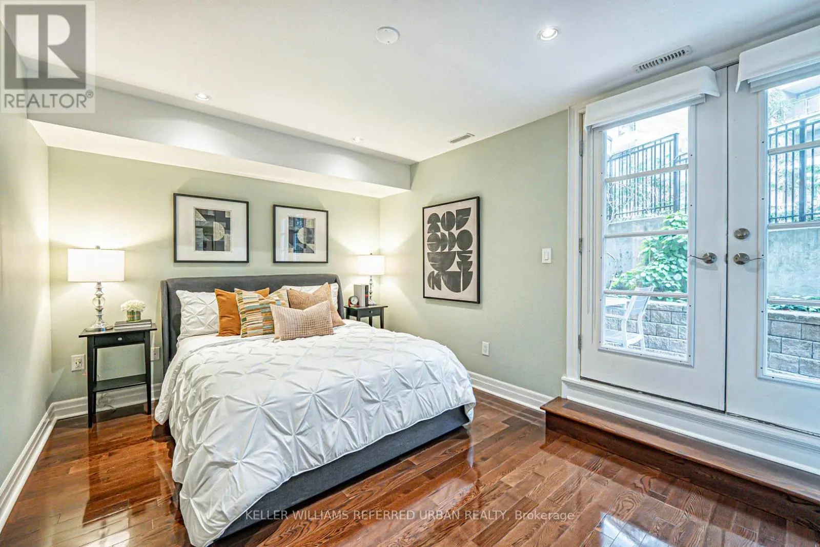67 PLEASANT BOULEVARD