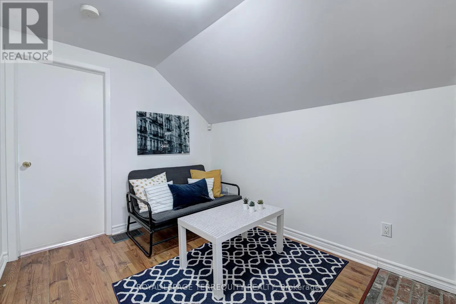 UNIT 2 - 135 SHEPPARD AVENUE W