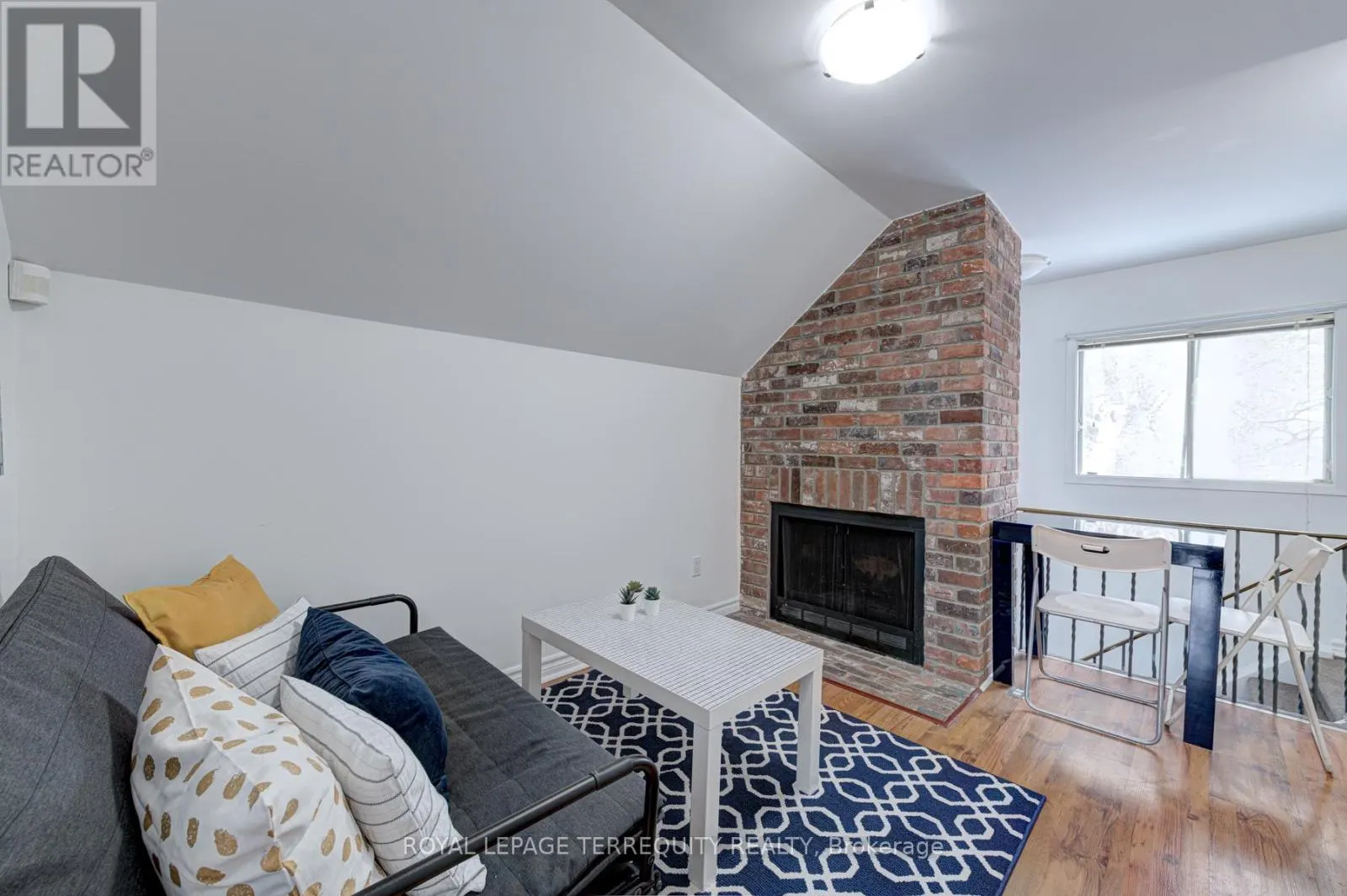 UNIT 2 - 135 SHEPPARD AVENUE W