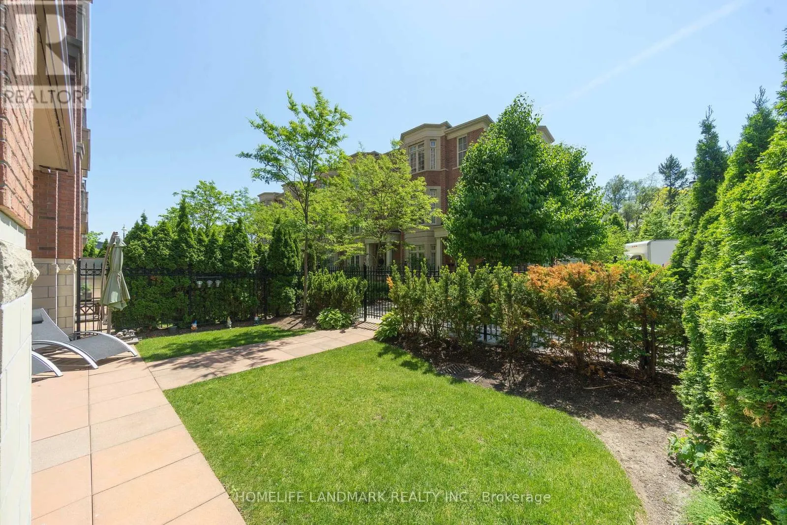 109 - 20 BURKEBROOK PLACE