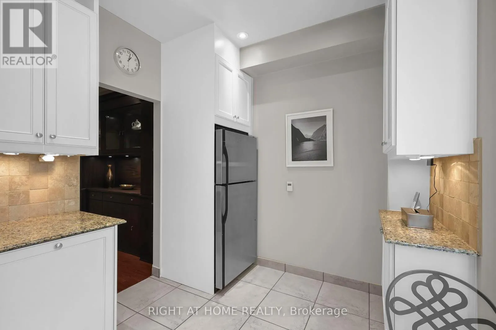 636 WELLINGTON STREET W