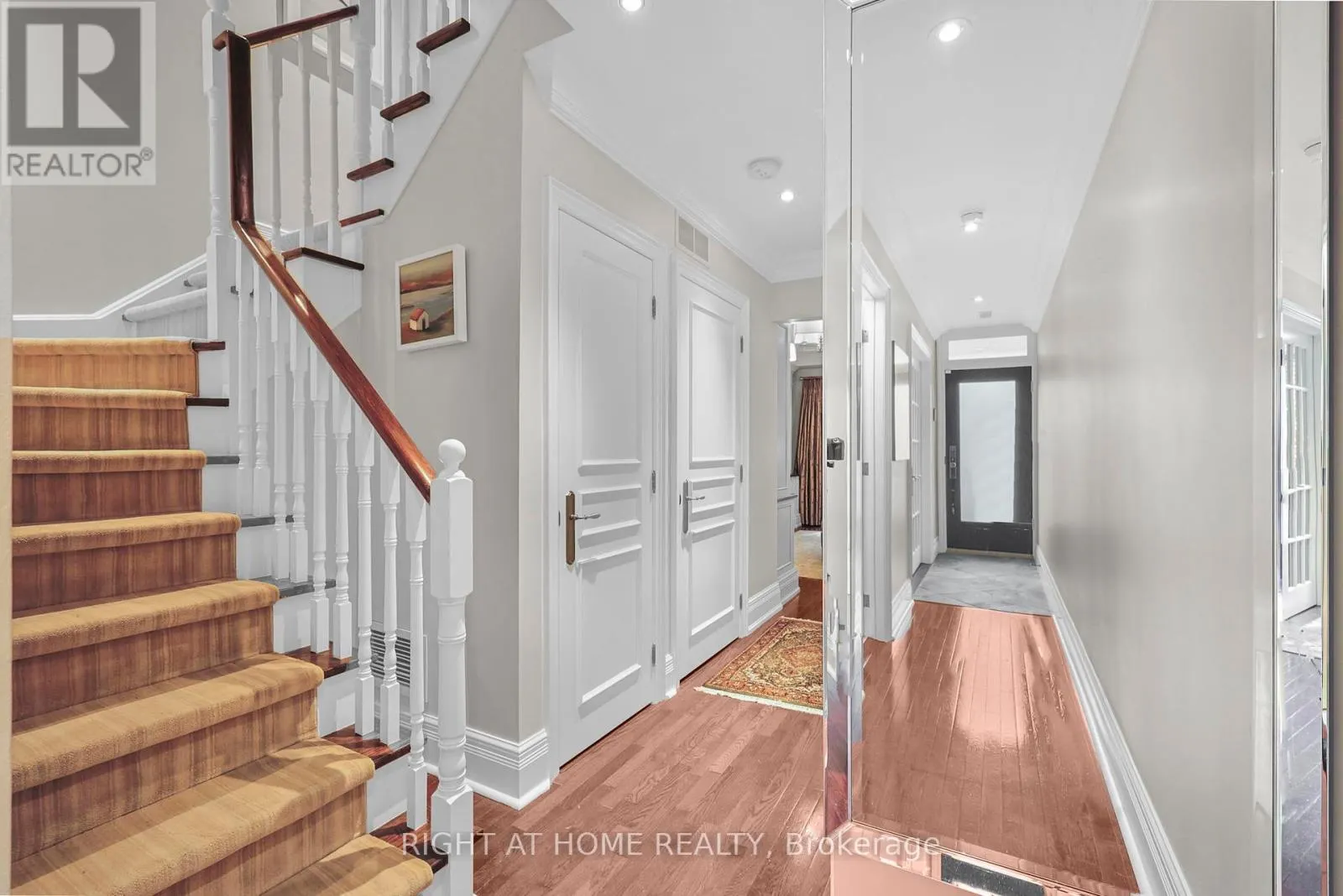 636 WELLINGTON STREET W