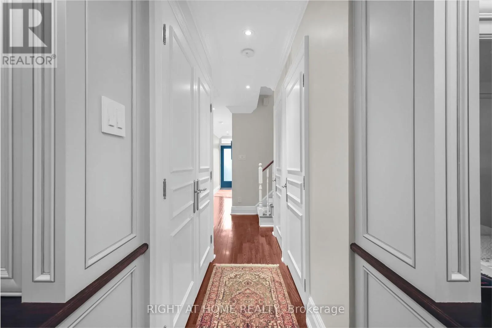636 WELLINGTON STREET W
