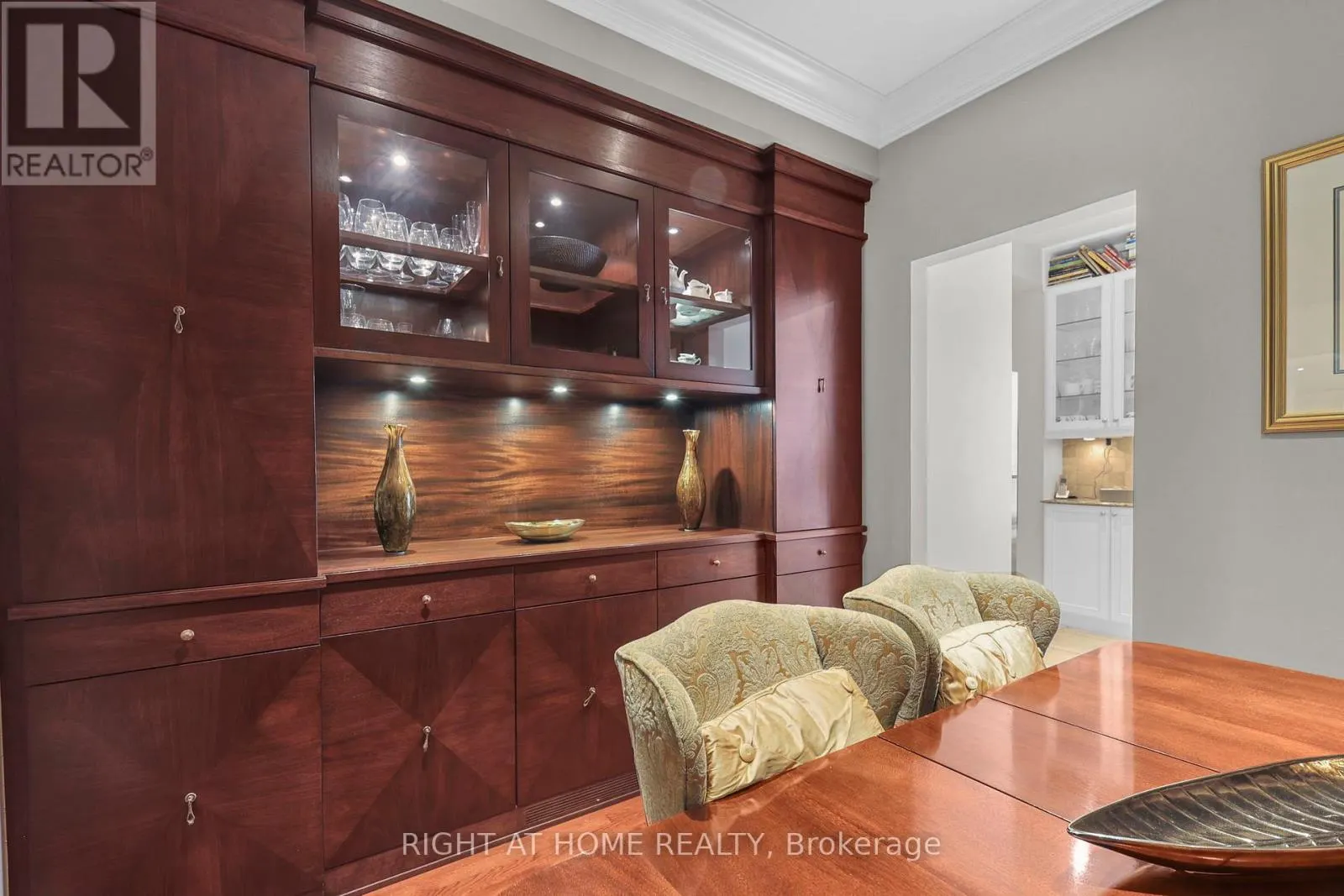 636 WELLINGTON STREET W