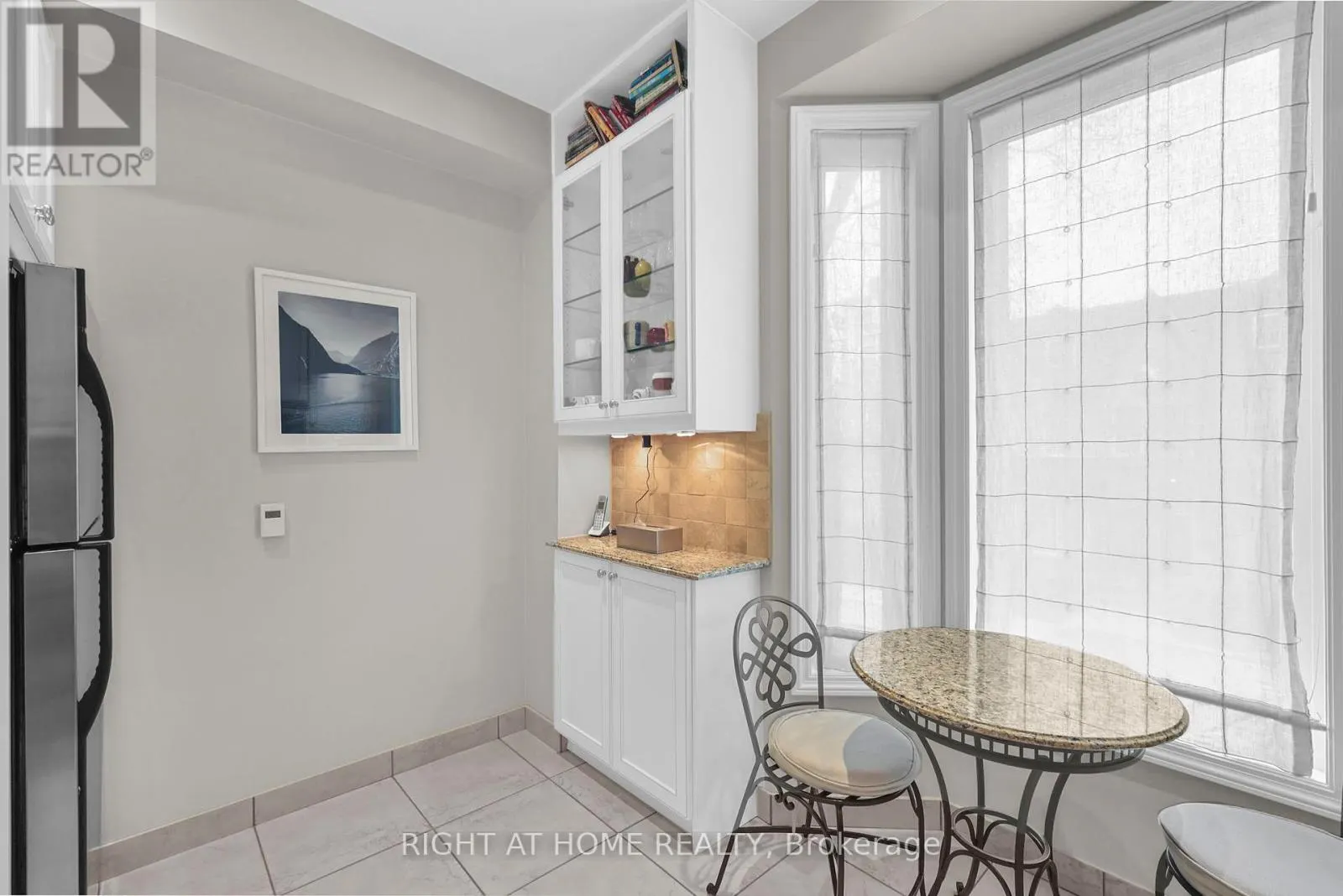 636 WELLINGTON STREET W