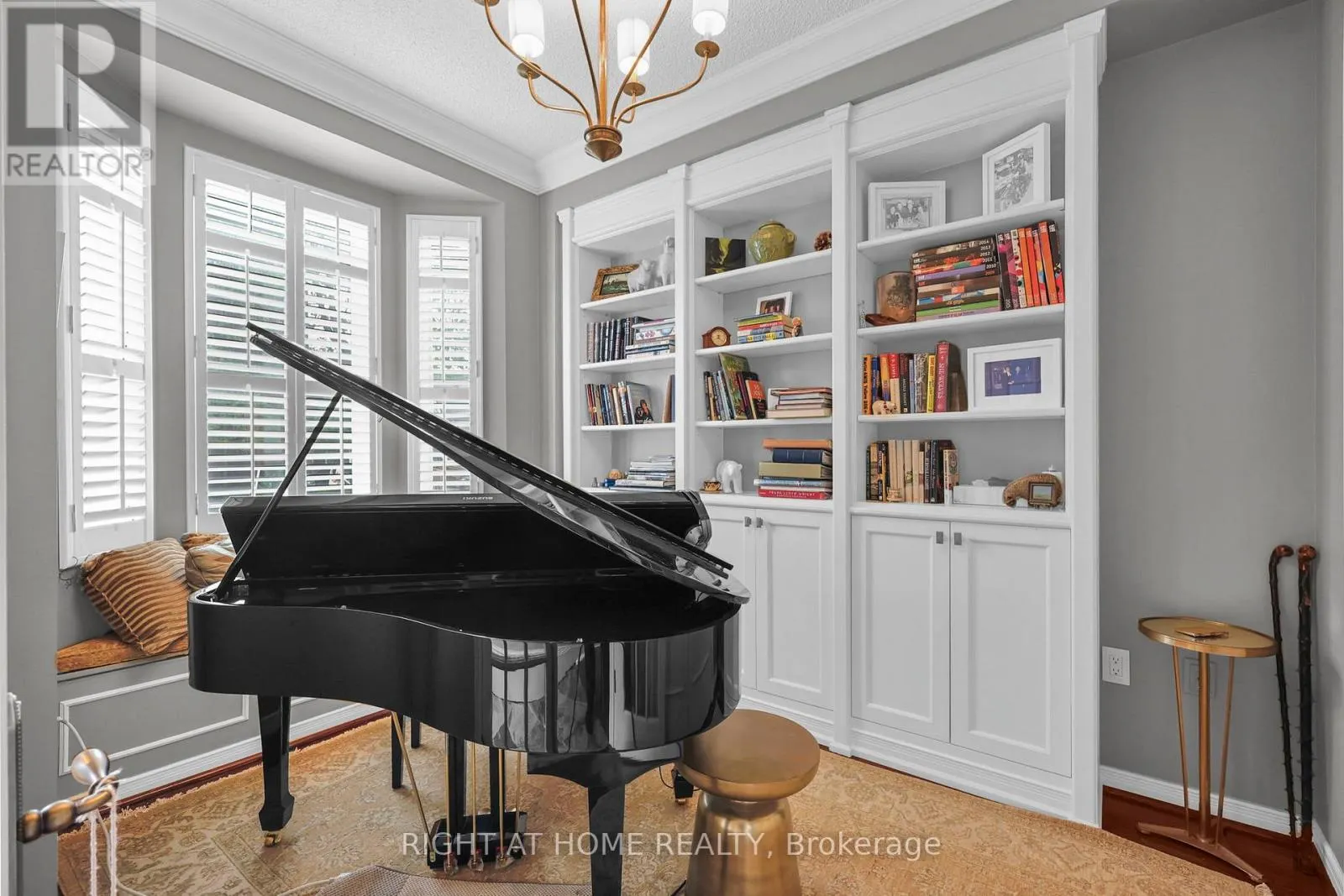 636 WELLINGTON STREET W