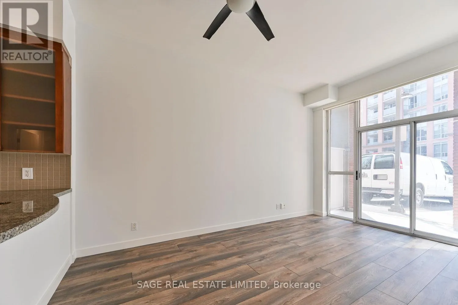 103 - 1005 KING STREET W