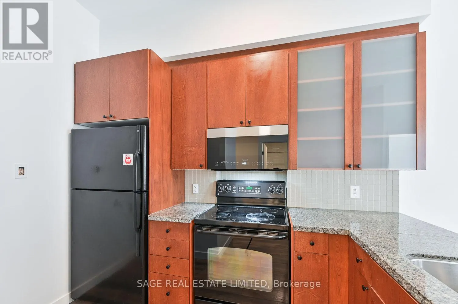 103 - 1005 KING STREET W