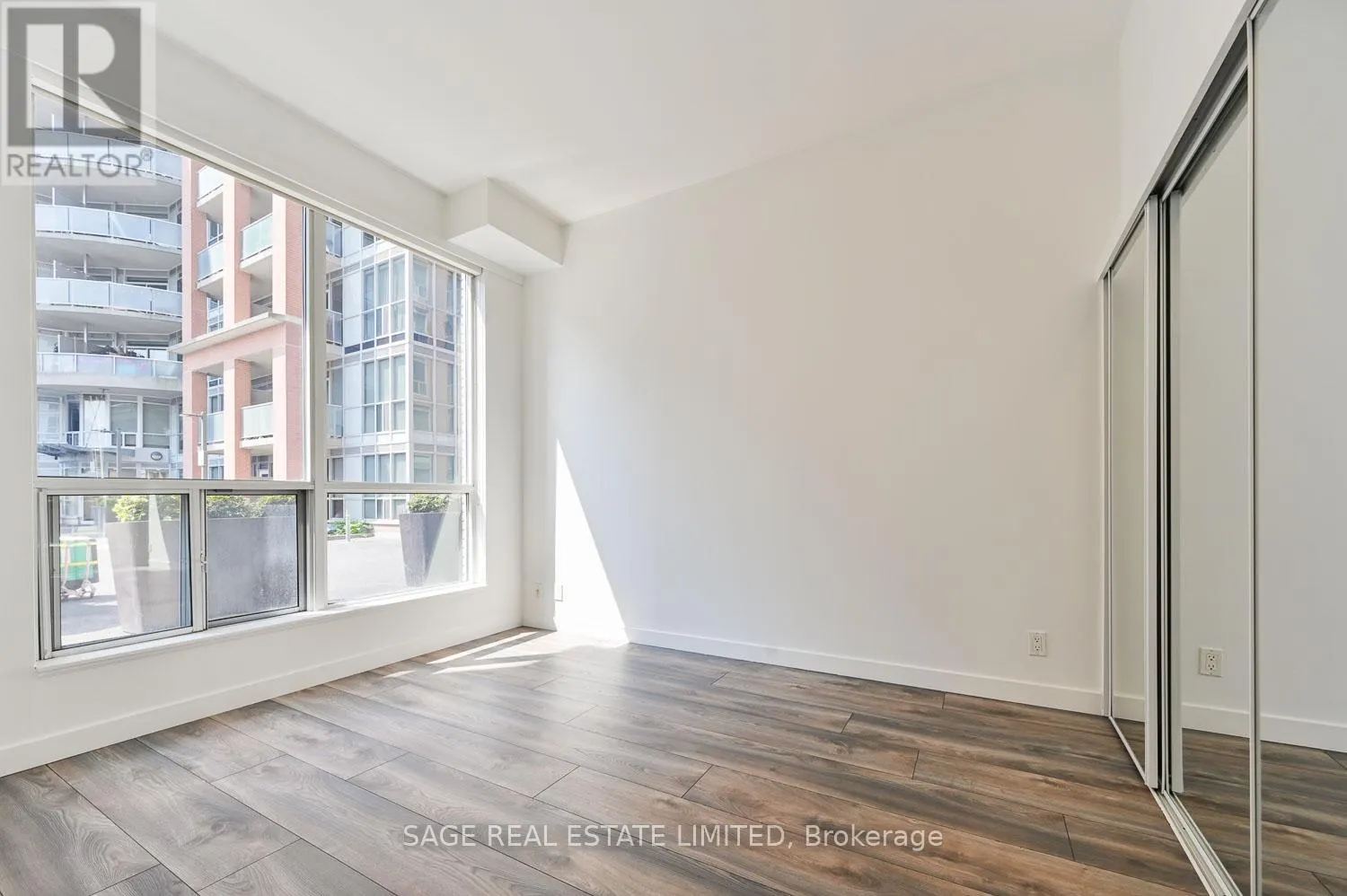 103 - 1005 KING STREET W