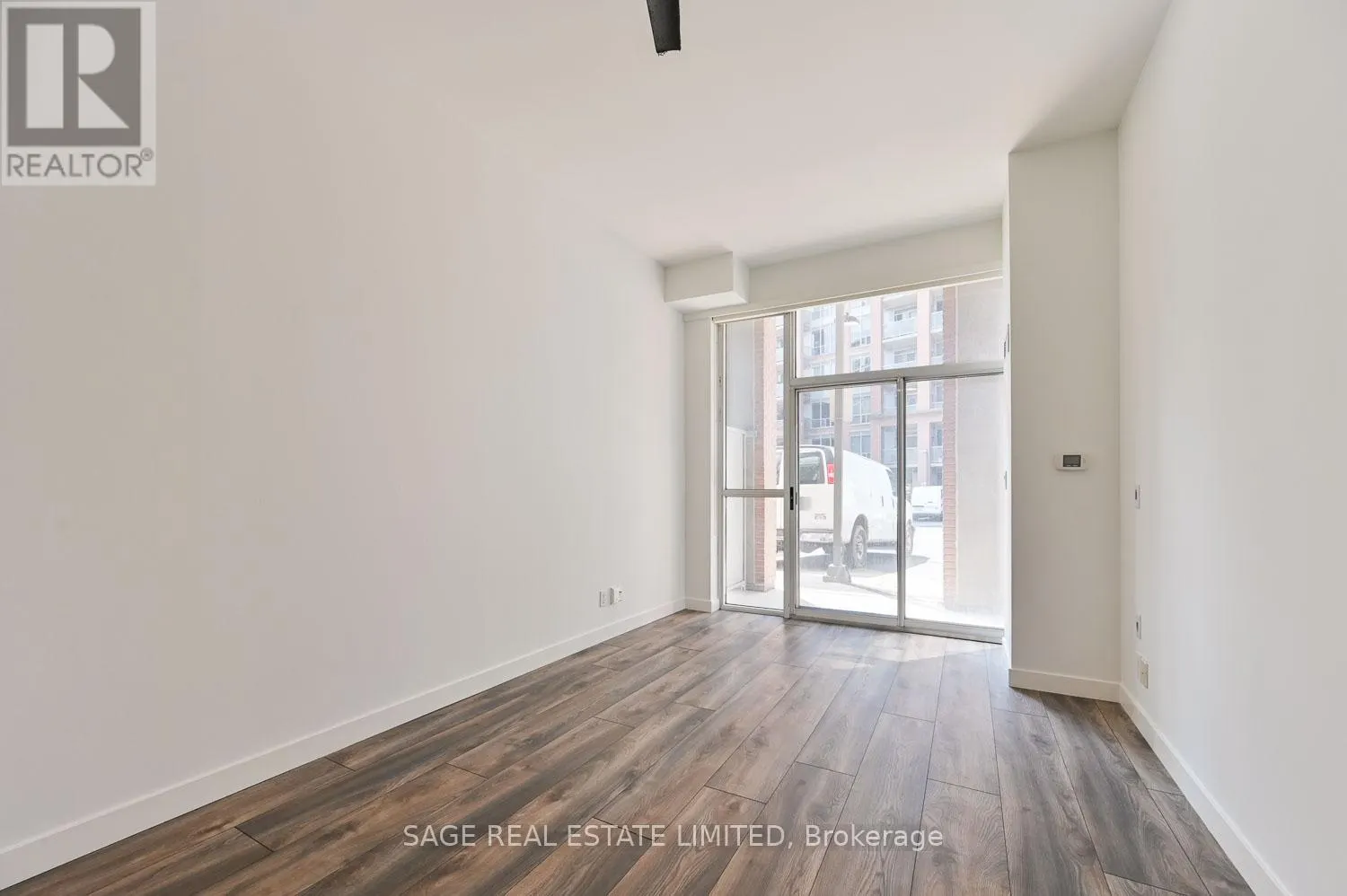103 - 1005 KING STREET W