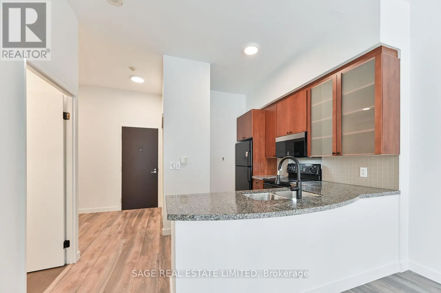 103 - 1005 KING STREET W