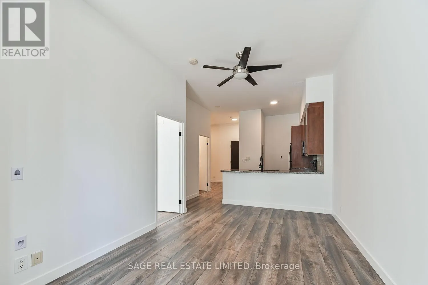 103 - 1005 KING STREET W