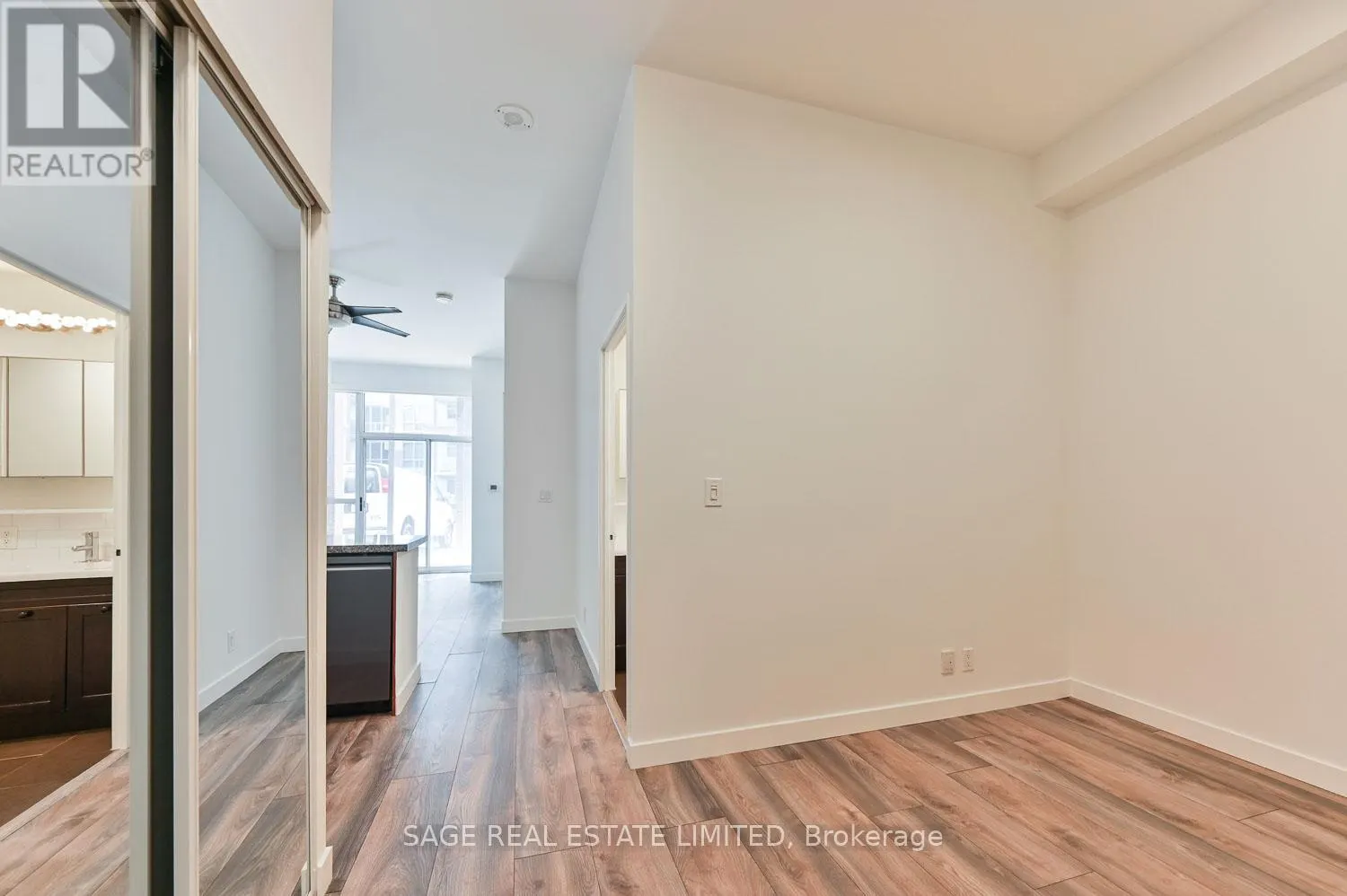 103 - 1005 KING STREET W