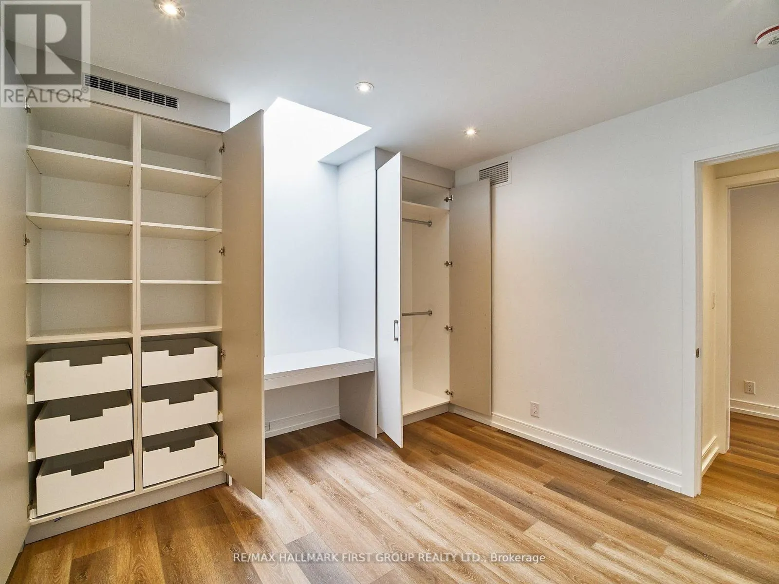 UPPER - 2598 YONGE STREET, #Upper