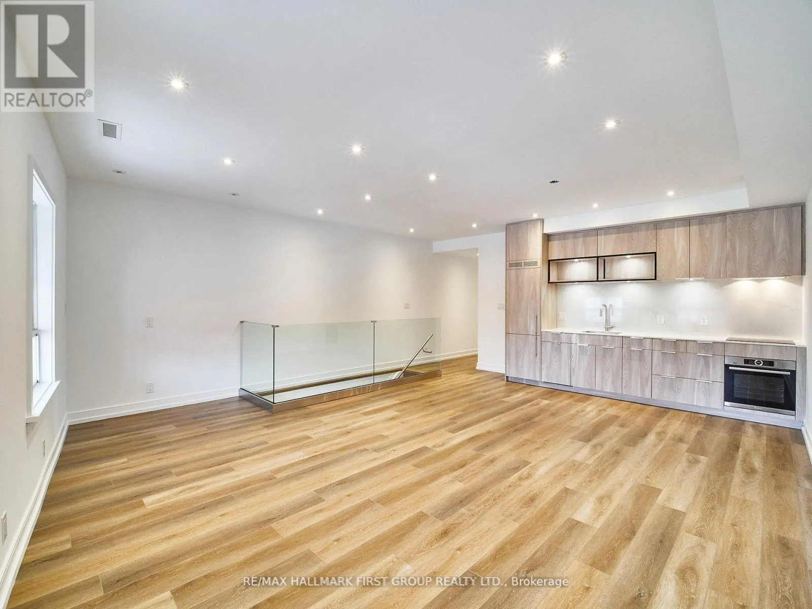 UPPER - 2598 YONGE STREET, #Upper