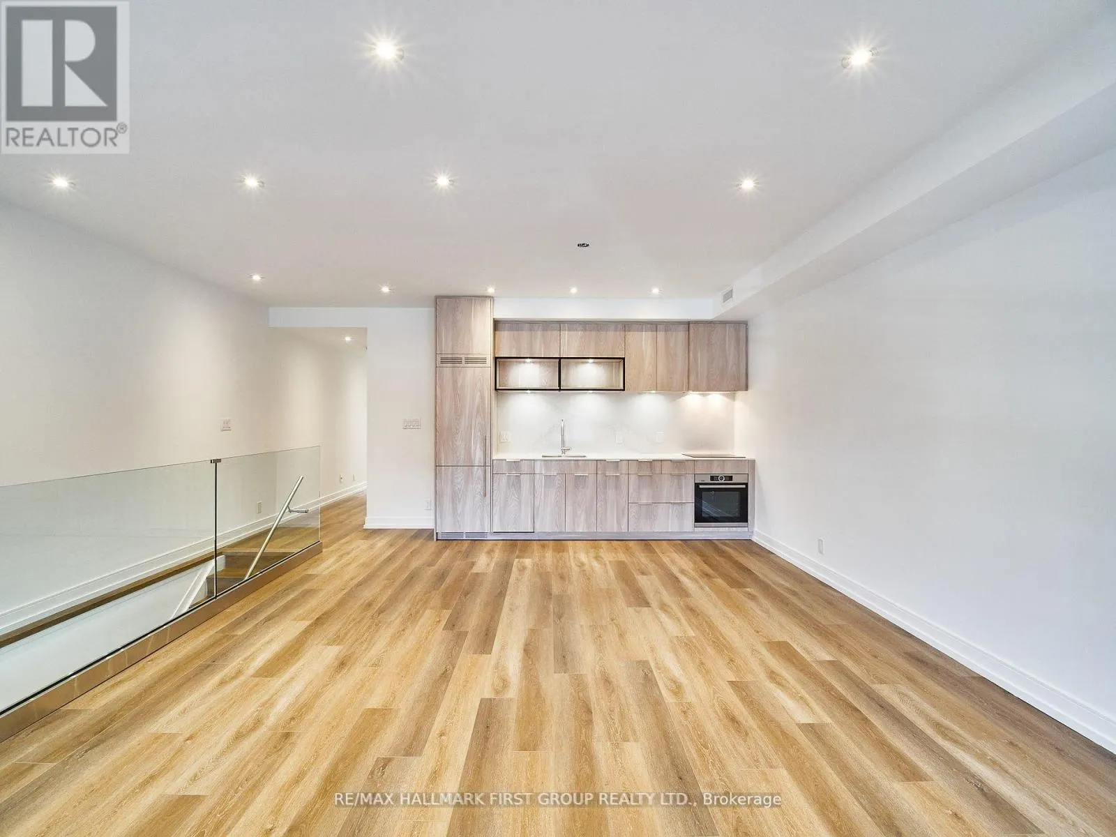 UPPER - 2598 YONGE STREET, #Upper