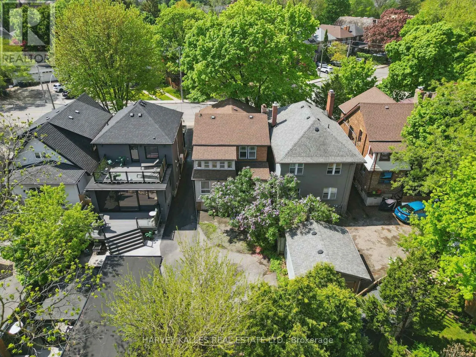 24 YONGE BOULEVARD
