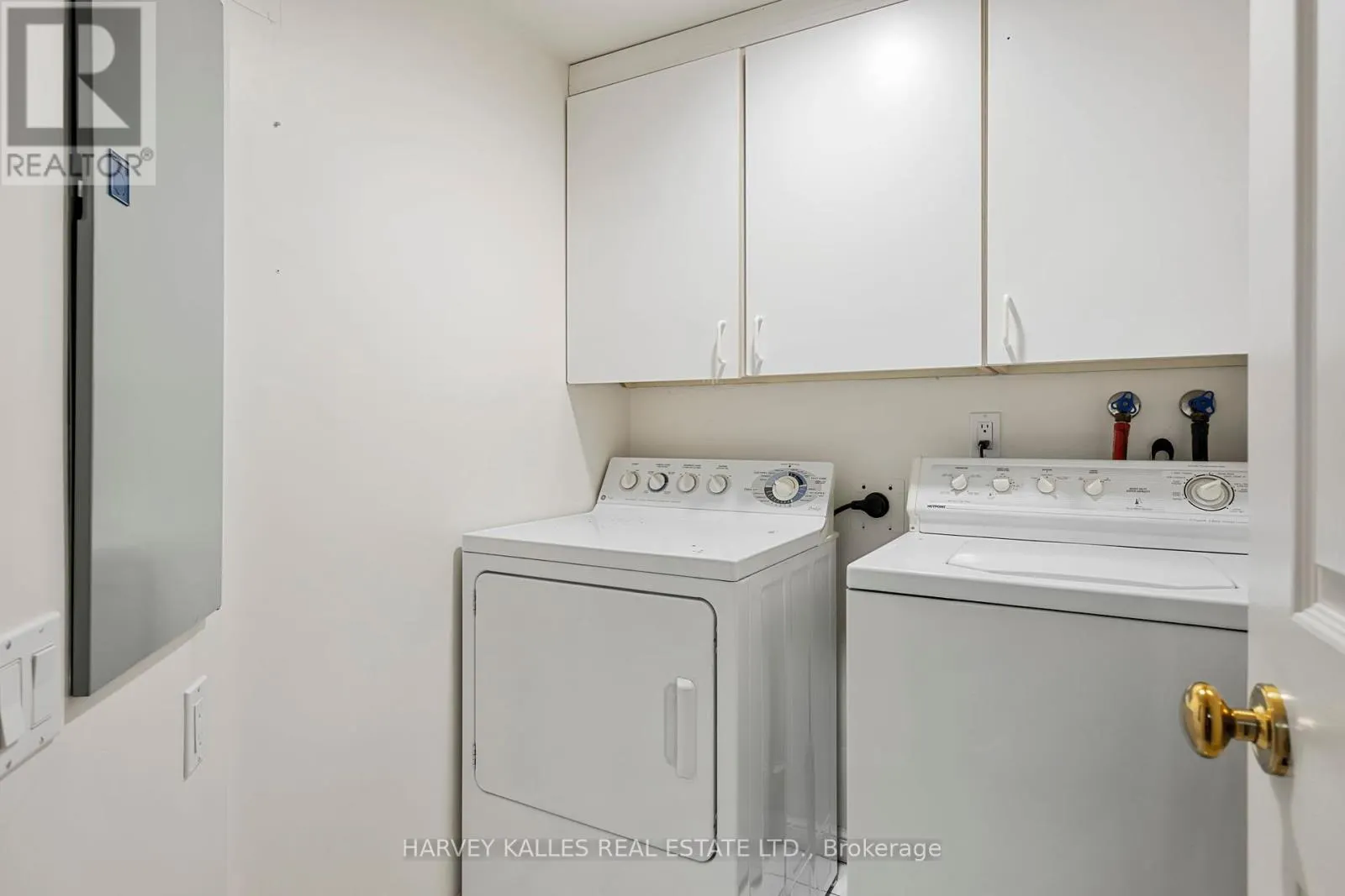 702 - 2900 YONGE STREET