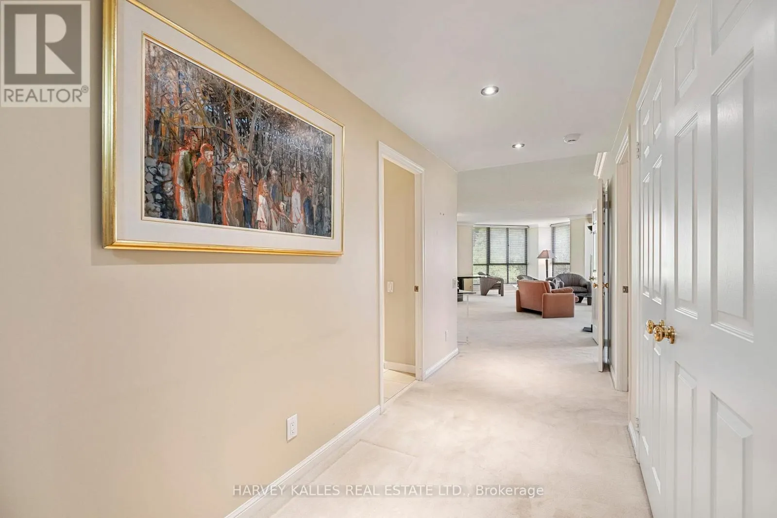702 - 2900 YONGE STREET