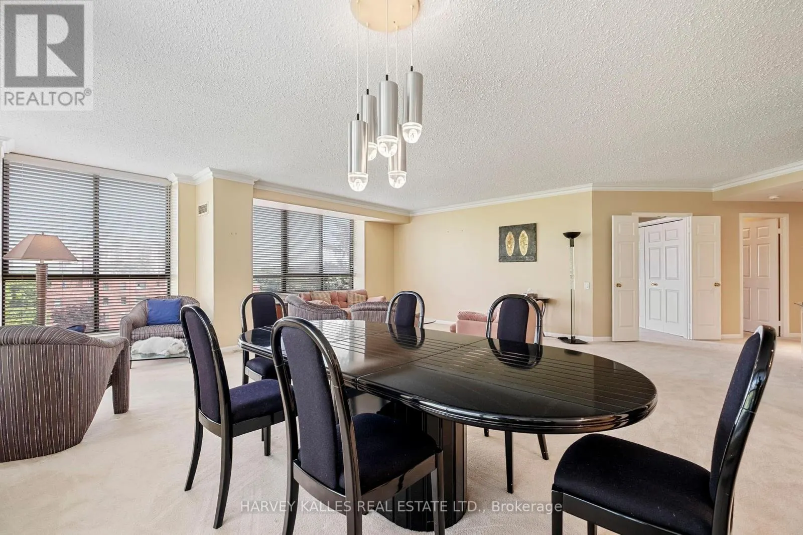 702 - 2900 YONGE STREET
