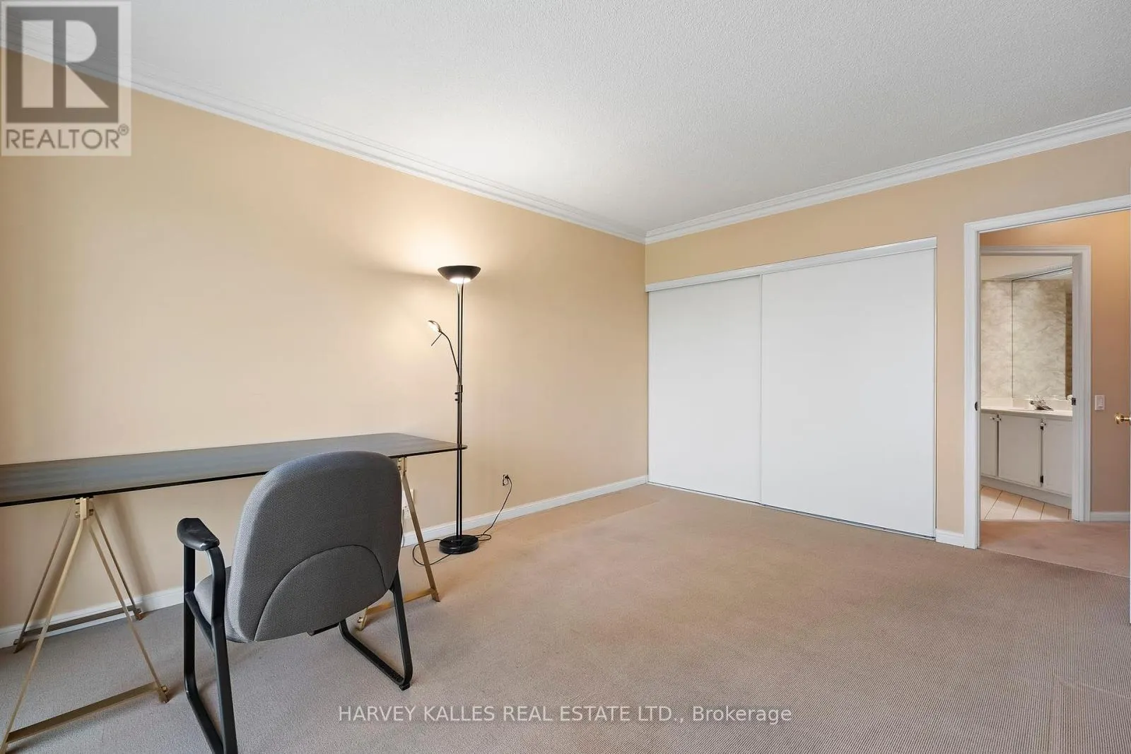 702 - 2900 YONGE STREET