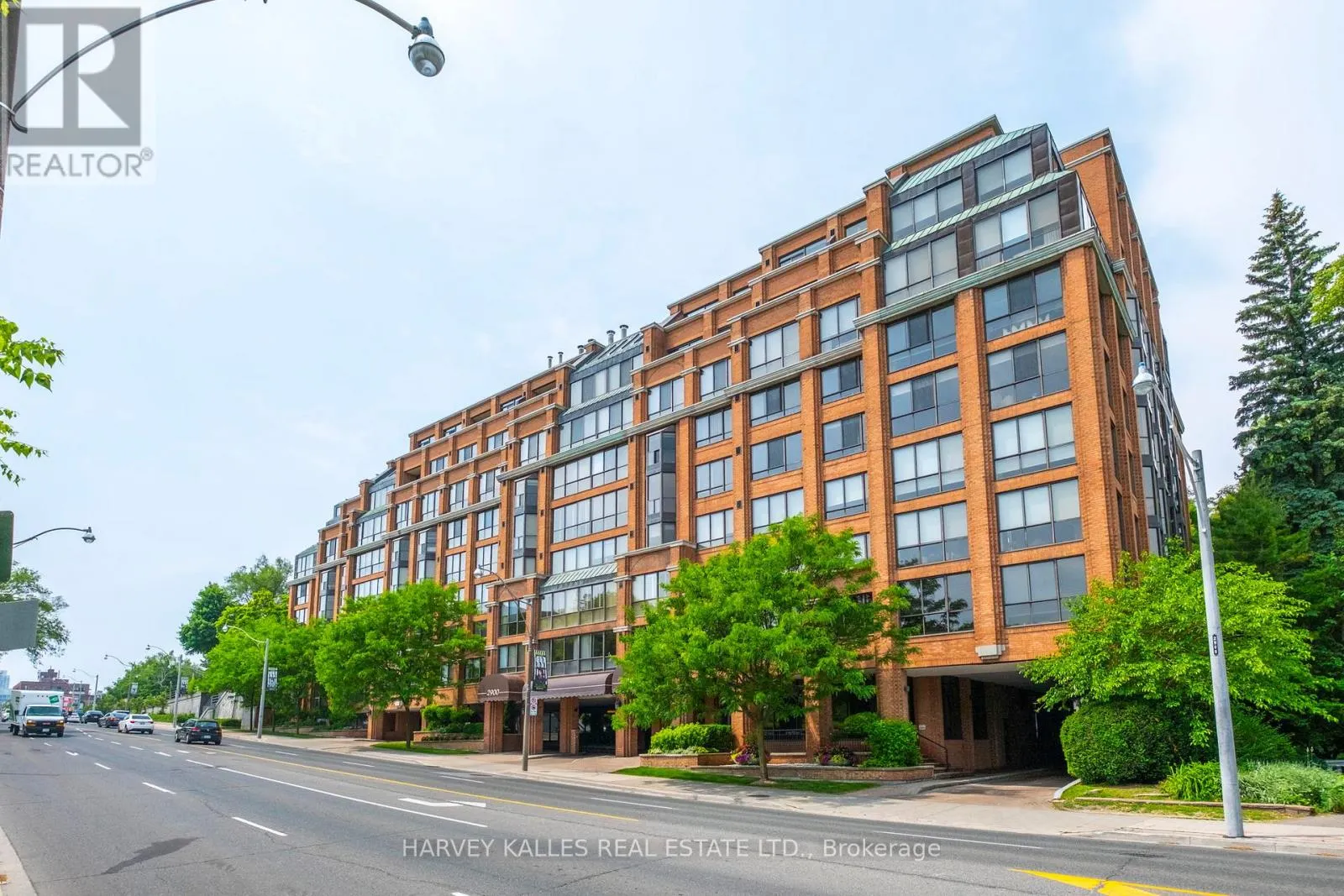 702 - 2900 YONGE STREET